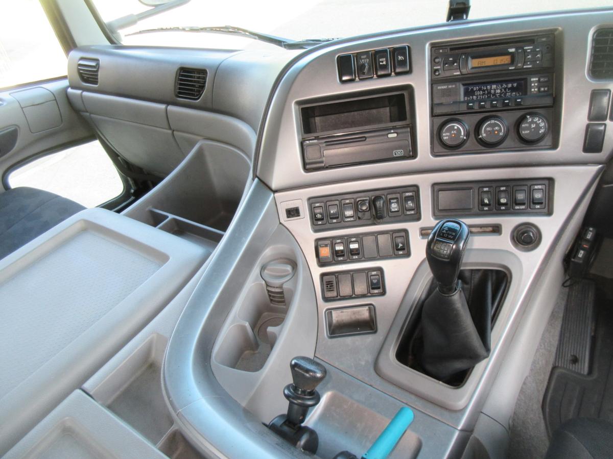 地上高138cm11.5トンプレート付マニュアルトラクタ|中古トラックの販売・買取・査定のアイナビ