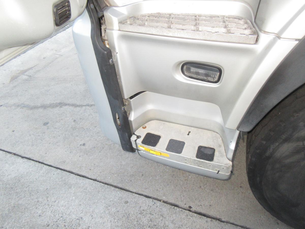 地上高138cm11.5トンプレート付マニュアルトラクタ|中古トラックの販売・買取・査定のアイナビ