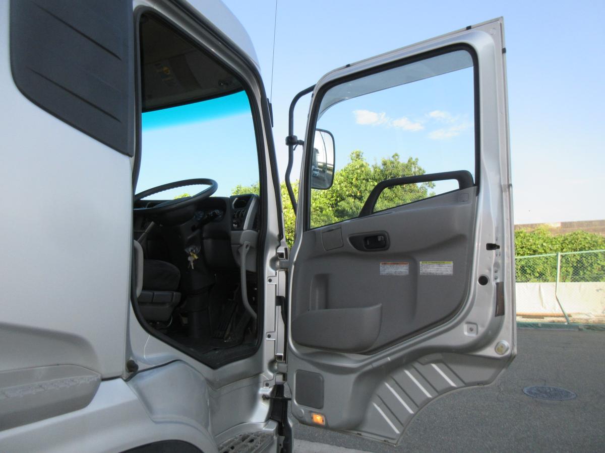 地上高138cm11.5トンプレート付マニュアルトラクタ|中古トラックの販売・買取・査定のアイナビ