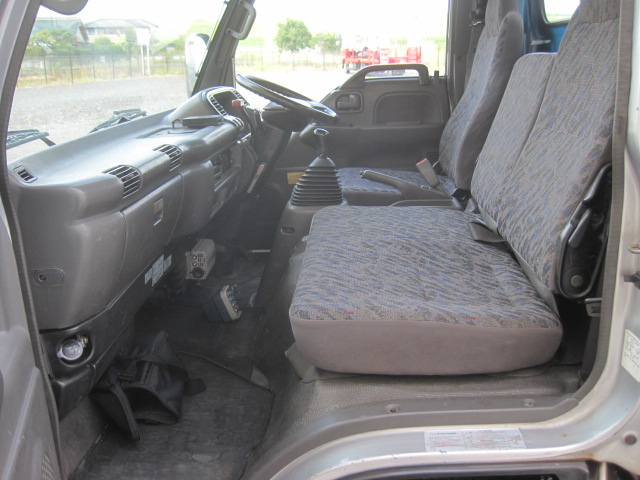 エルフ タダノ5段ブームリアジャッキラジコン付アルミアオリ床鉄板|中古トラックの販売・買取・査定のアイナビ