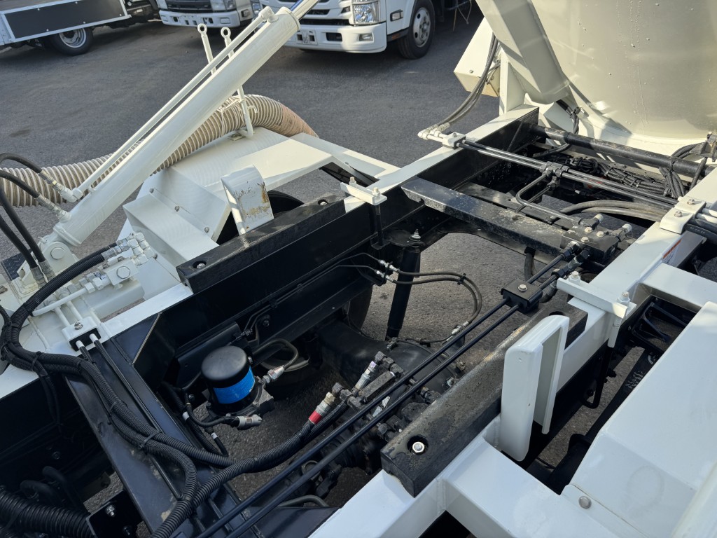 汚泥吸引車兼松風量20m3/minタンクオールステン|中古トラックの販売・買取・査定のアイナビ