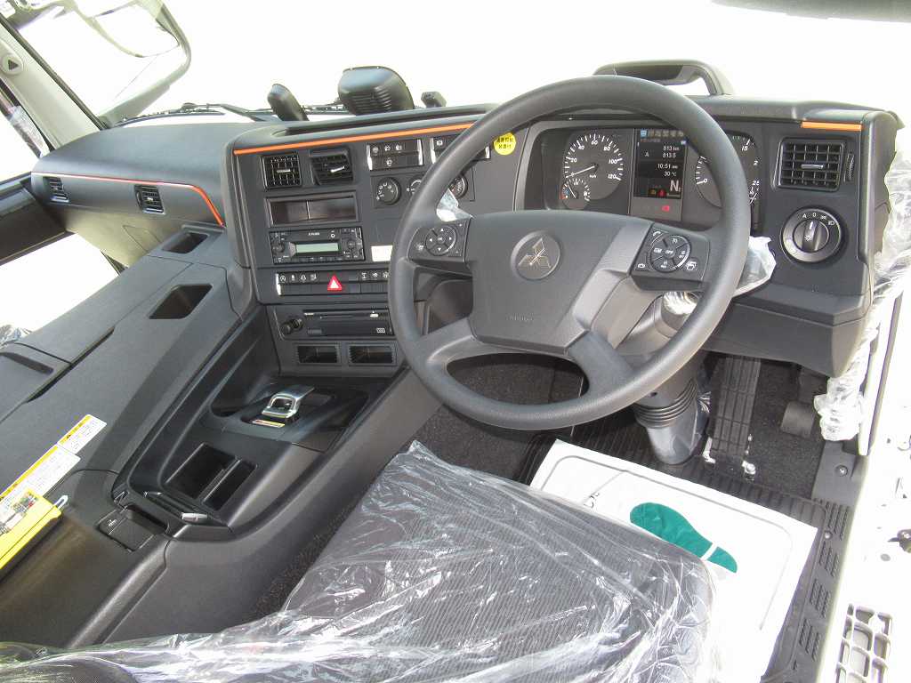 新明和 22t アームロール ハイルーフ AT車 積載10600㎏|中古トラックの販売・買取・査定のアイナビ