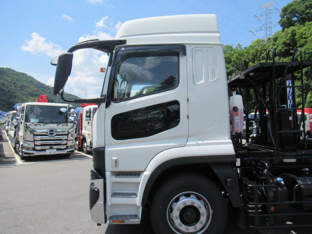 新明和 22t アームロール ハイルーフ AT車 積載10600㎏|中古トラックの販売・買取・査定のアイナビ