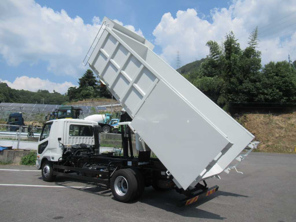 増t 新明和 深ダンプ 14立米 Rドア片開き 240PS 6速|中古トラックの販売・買取・査定のアイナビ