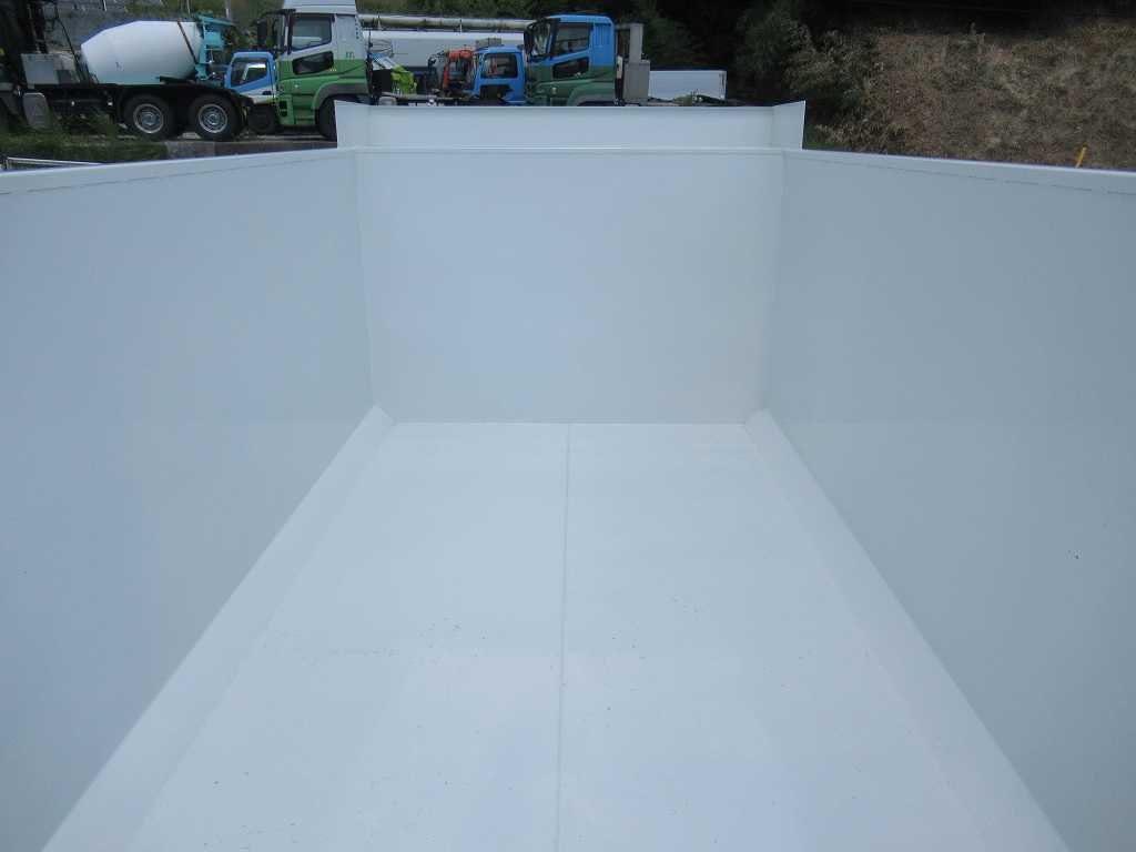 増t 新明和 深ダンプ 14立米 Rドア片開き 240PS 6速|中古トラックの販売・買取・査定のアイナビ