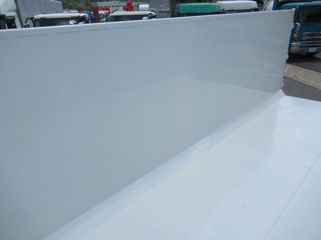 増t 新明和 深ダンプ 14立米 Rドア片開き 240PS 6速|中古トラックの販売・買取・査定のアイナビ