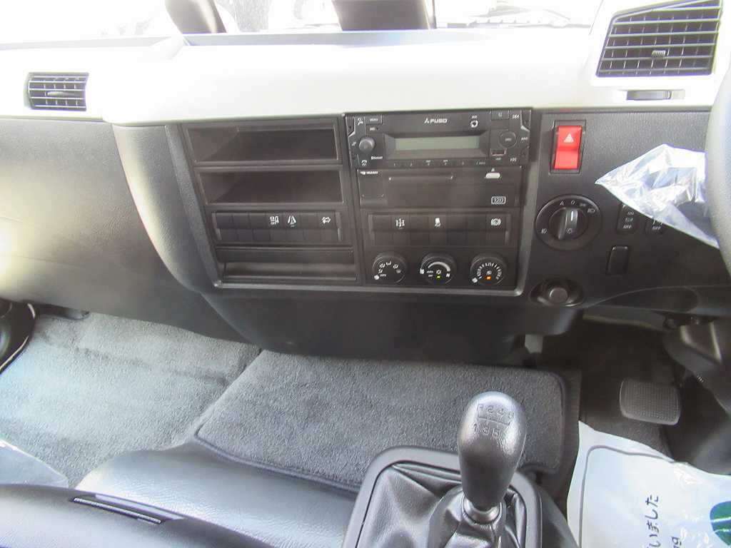 増t 新明和 深ダンプ 14立米 Rドア片開き 240PS 6速|中古トラックの販売・買取・査定のアイナビ