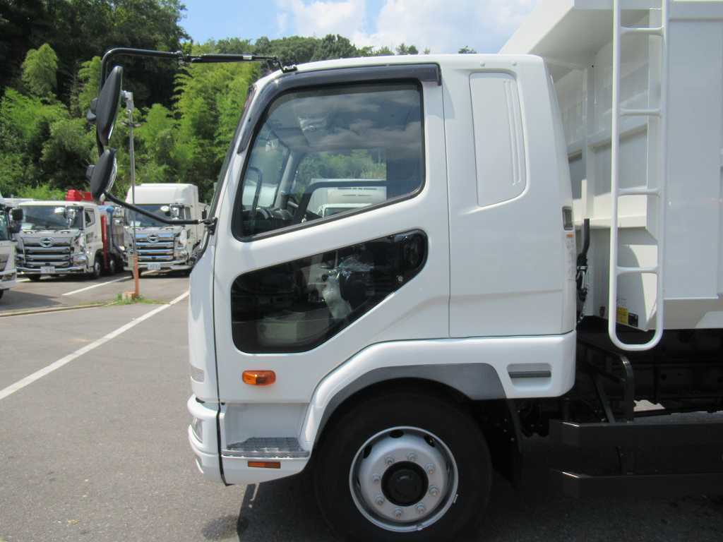 増t 新明和 深ダンプ 14立米 Rドア片開き 240PS 6速|中古トラックの販売・買取・査定のアイナビ