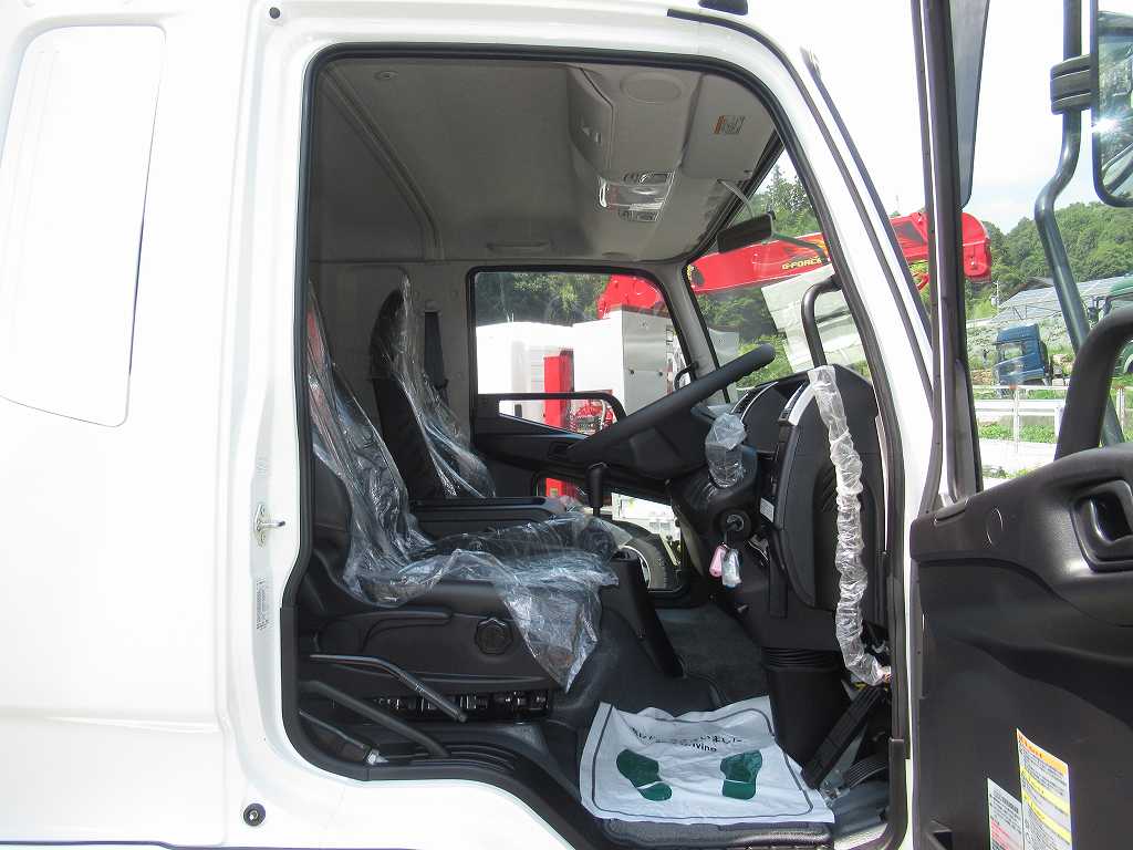 増t 新明和 深ダンプ 14立米 Rドア片開き 240PS 6速|中古トラックの販売・買取・査定のアイナビ