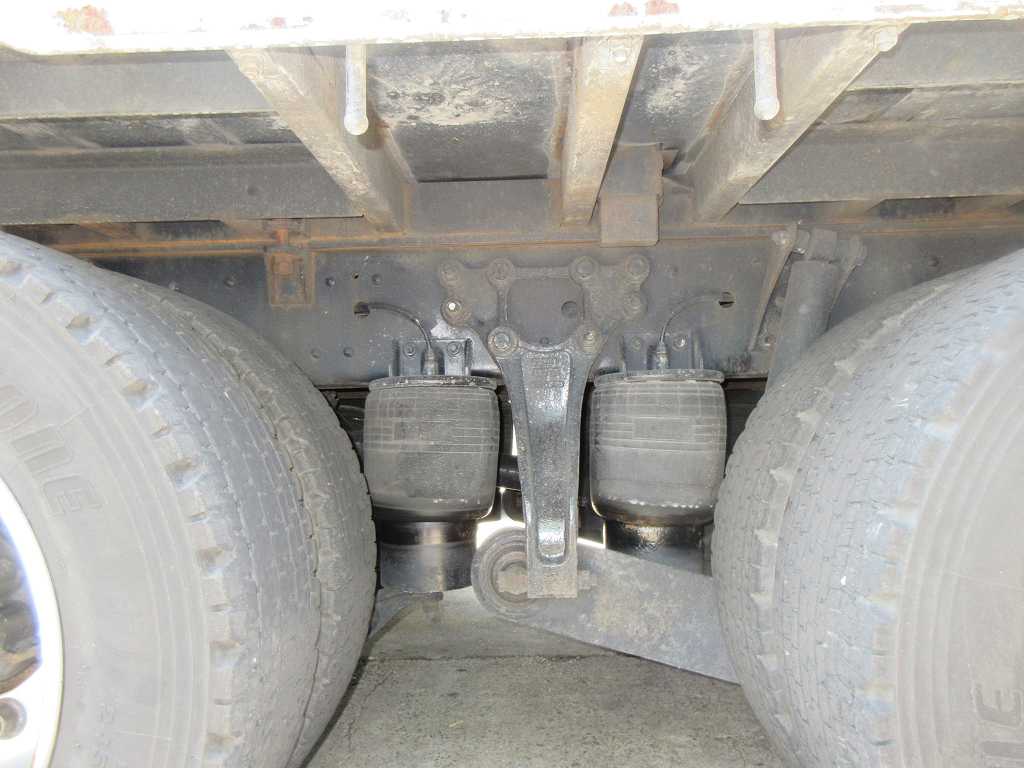 4軸低床アコーディオン幌付アルミ平|中古トラックの販売・買取・査定のアイナビ