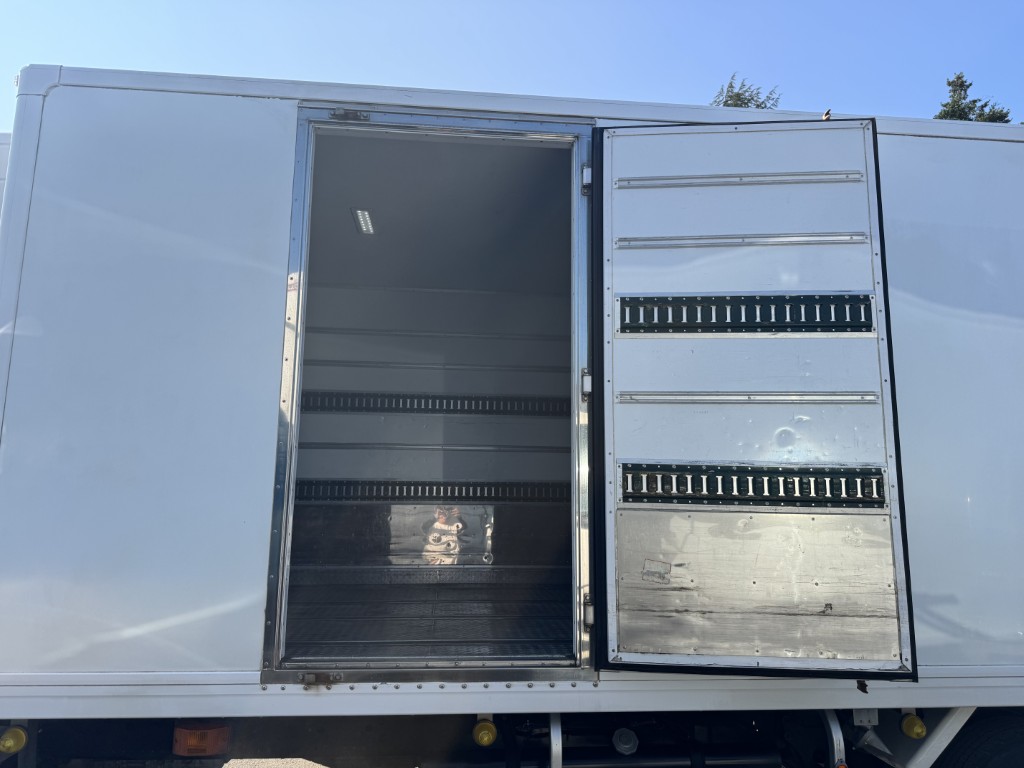 ワイドエアサス東プレ低温サイドドア車検付|中古トラックの販売・買取・査定のアイナビ