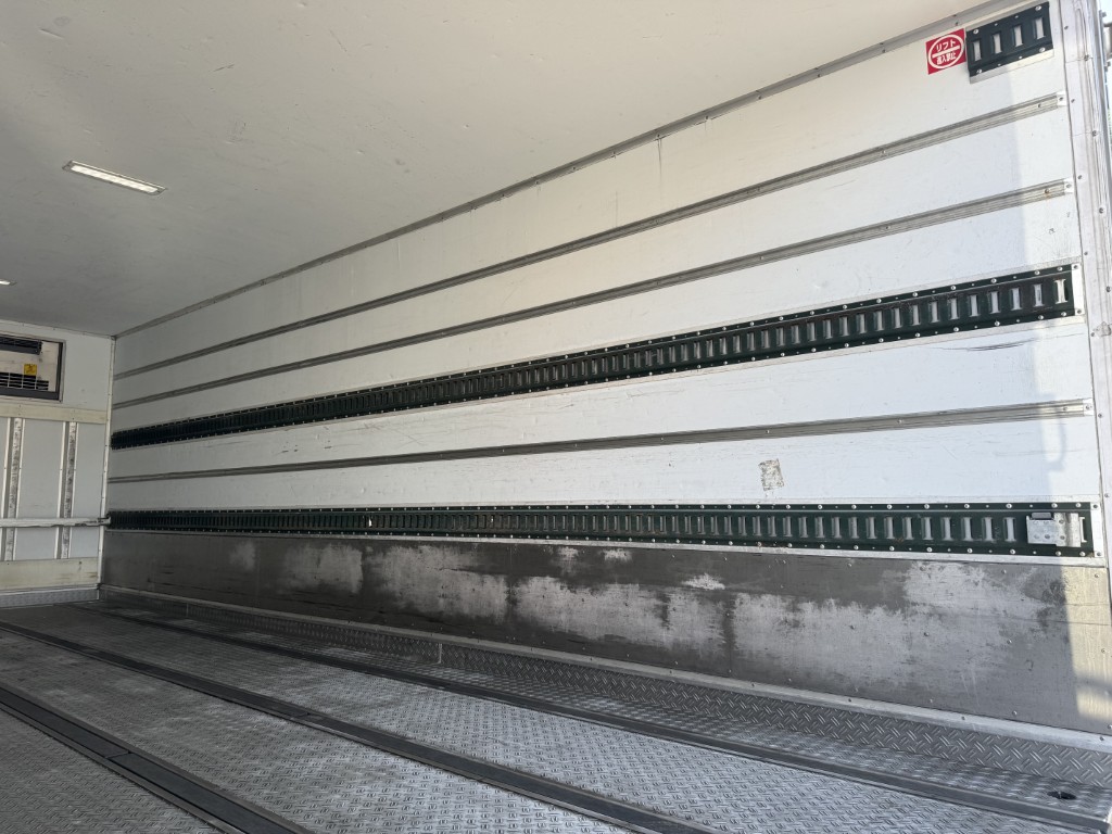 ワイドエアサス東プレ低温サイドドア車検付|中古トラックの販売・買取・査定のアイナビ