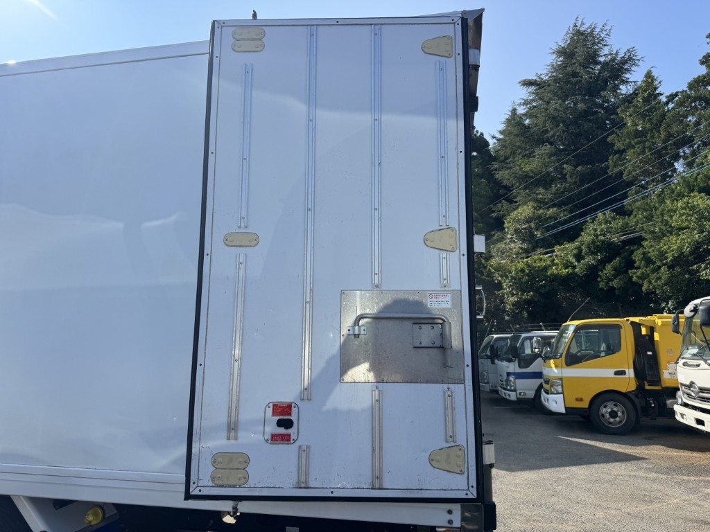 ワイドエアサス東プレ低温サイドドア車検付|中古トラックの販売・買取・査定のアイナビ