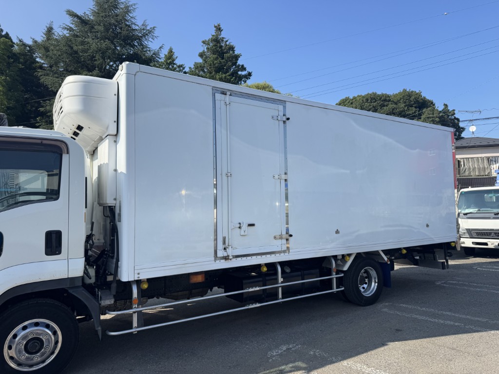 ワイドエアサス東プレ低温サイドドア車検付|中古トラックの販売・買取・査定のアイナビ