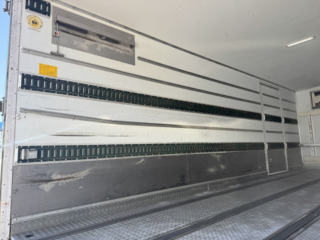 ワイドエアサス東プレ低温サイドドア車検付|中古トラックの販売・買取・査定のアイナビ