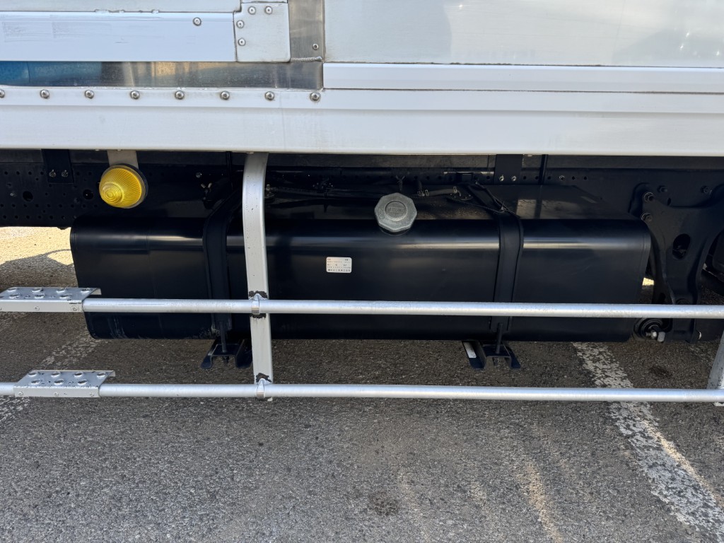 ワイドエアサス東プレ低温サイドドア車検付|中古トラックの販売・買取・査定のアイナビ