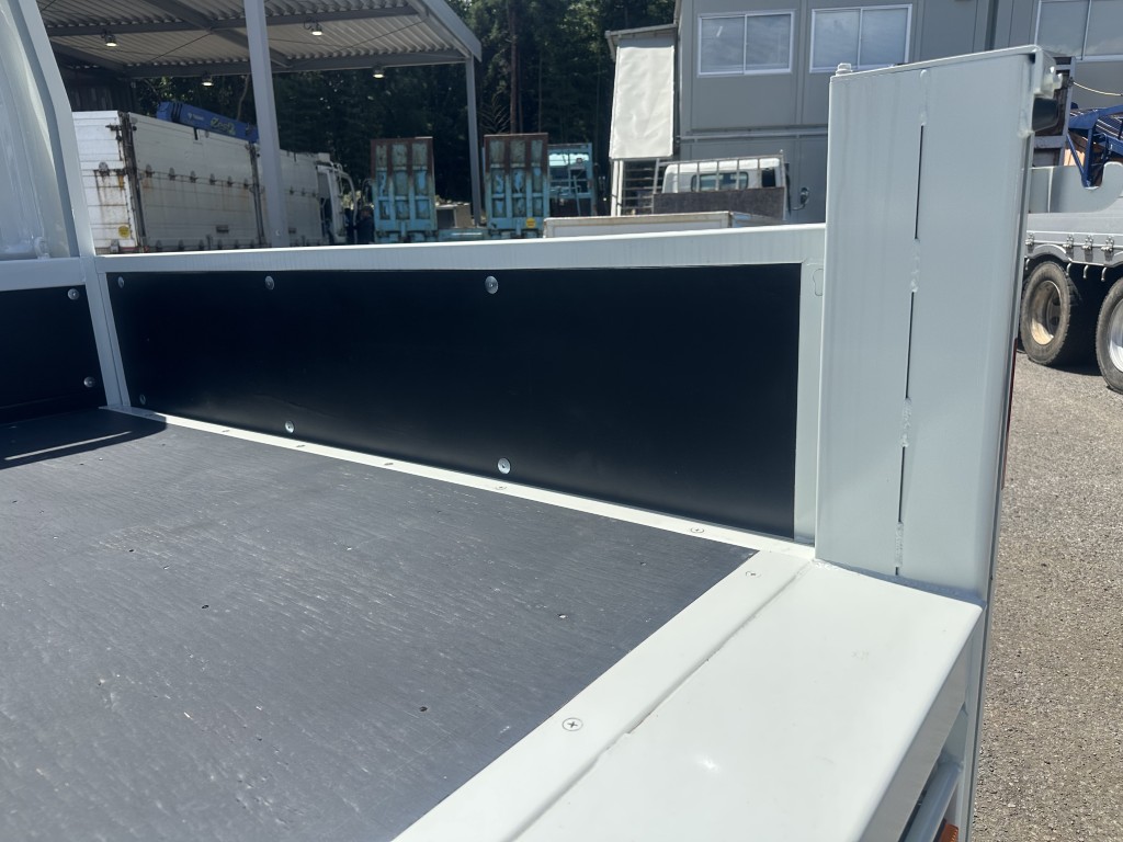 Wキャブ10尺パワーゲート未使用車|中古トラックの販売・買取・査定のアイナビ