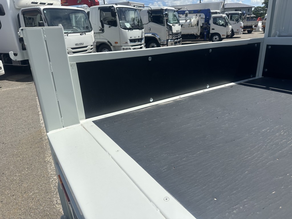 Wキャブ10尺パワーゲート未使用車|中古トラックの販売・買取・査定のアイナビ