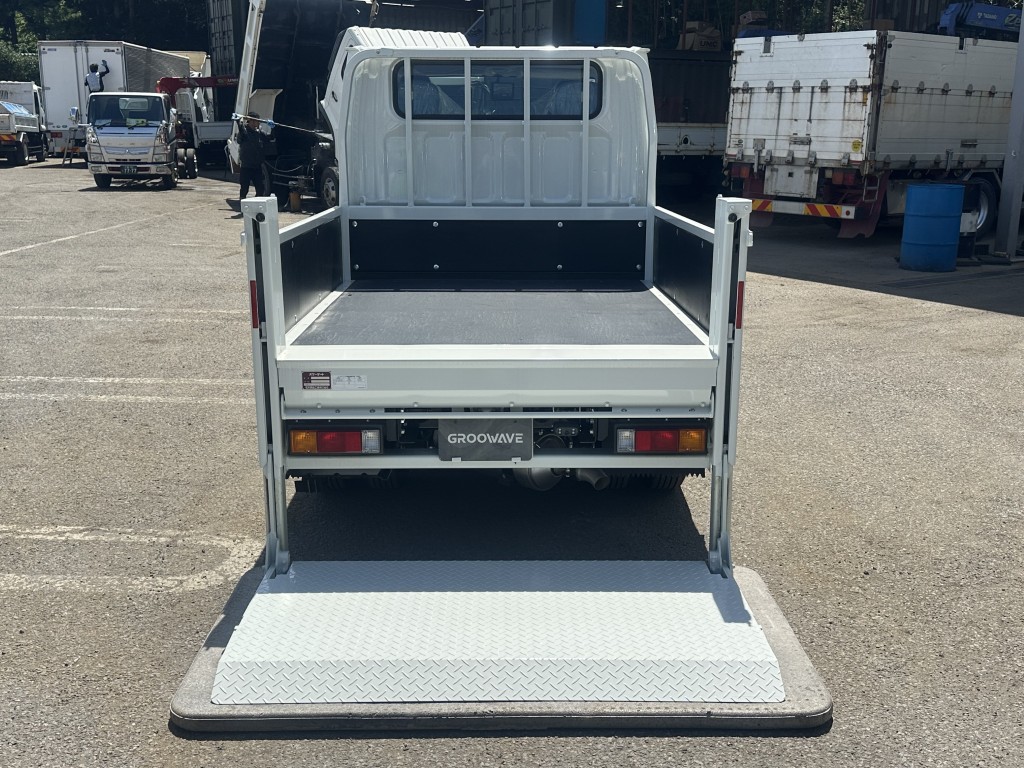 Wキャブ10尺パワーゲート未使用車|中古トラックの販売・買取・査定のアイナビ