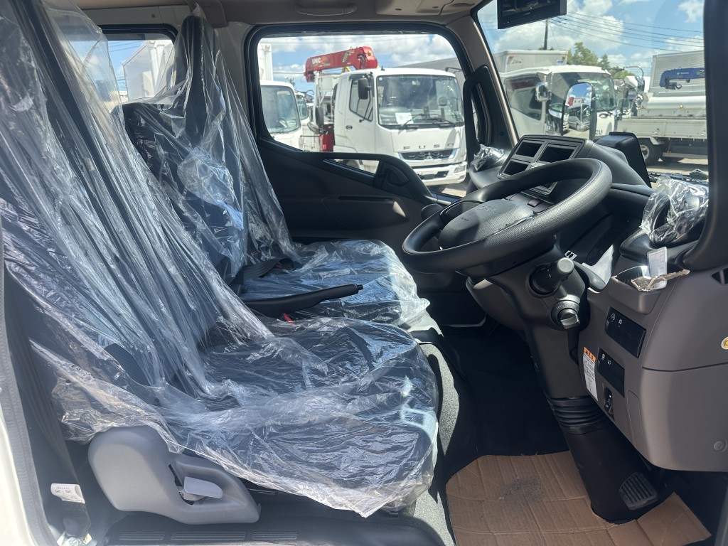 Wキャブ10尺パワーゲート未使用車|中古トラックの販売・買取・査定のアイナビ