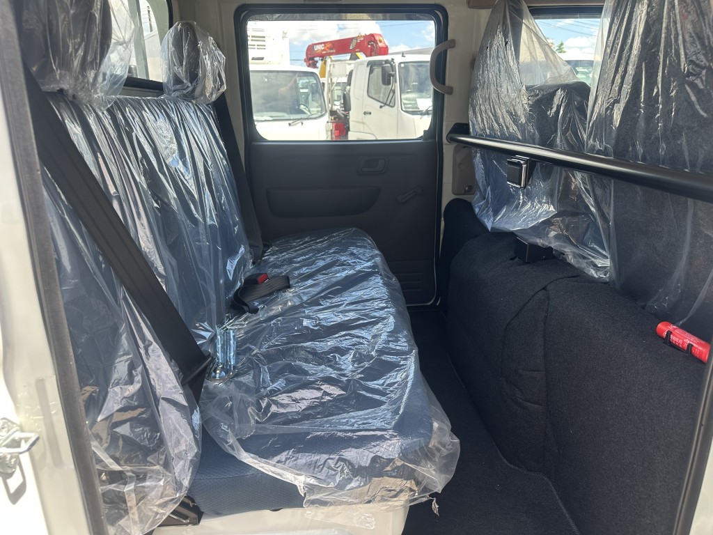 Wキャブ10尺パワーゲート未使用車|中古トラックの販売・買取・査定のアイナビ