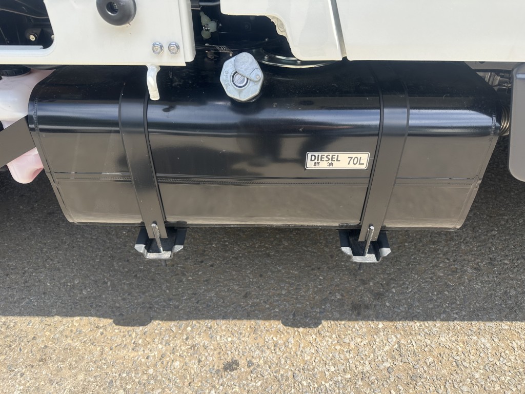 Wキャブ10尺パワーゲート未使用車|中古トラックの販売・買取・査定のアイナビ