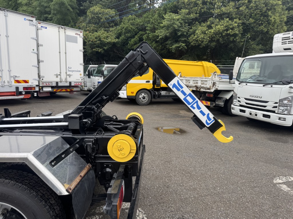 新明和アームロールツインホイスト車検付|中古トラックの販売・買取・査定のアイナビ