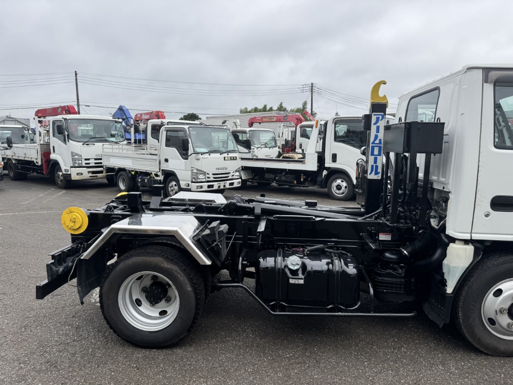 新明和アームロールツインホイスト車検付|中古トラックの販売・買取・査定のアイナビ