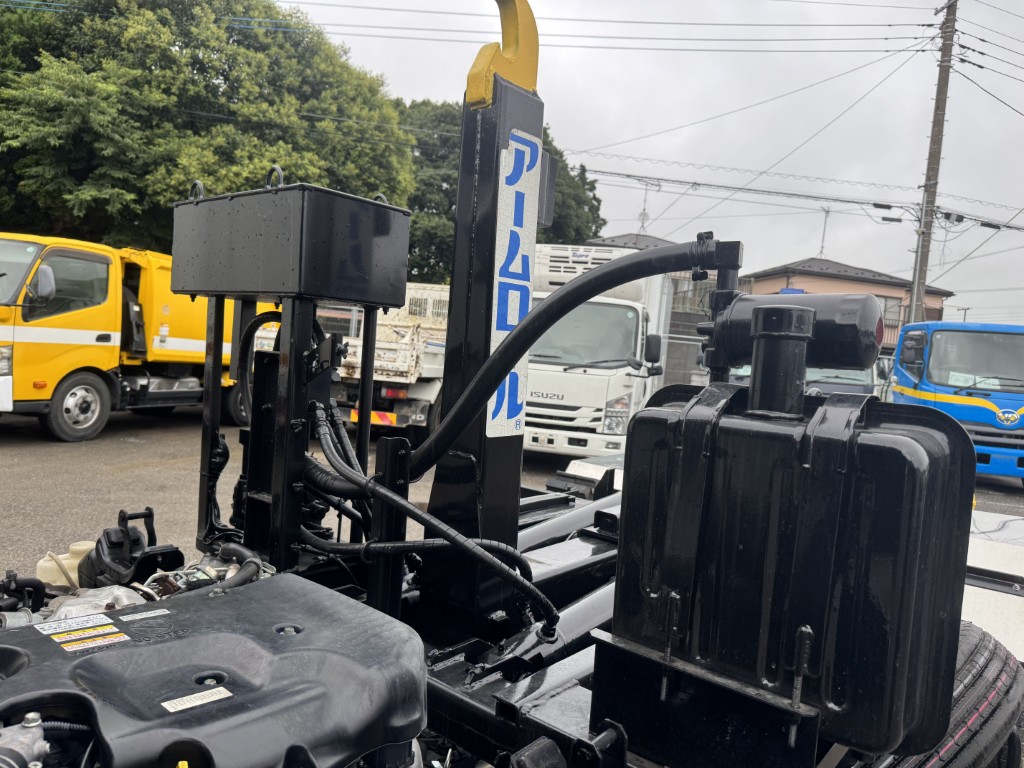 新明和アームロールツインホイスト車検付|中古トラックの販売・買取・査定のアイナビ