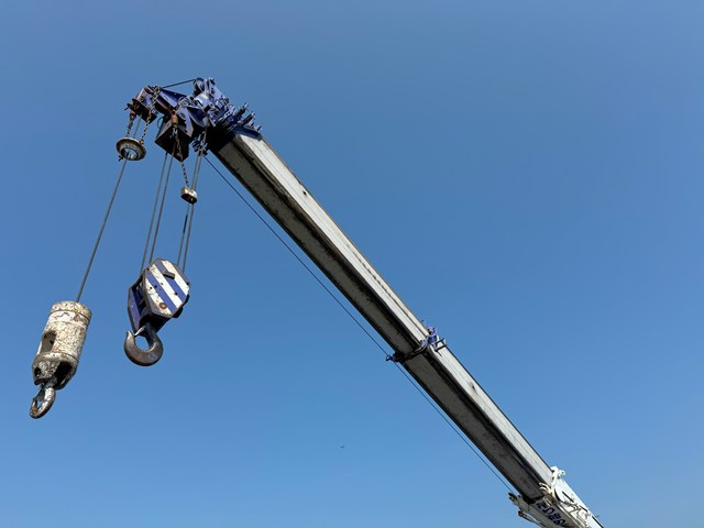 平成20年式☆KATOラフタークレーン MR130R|中古トラックの販売・買取・査定のアイナビ