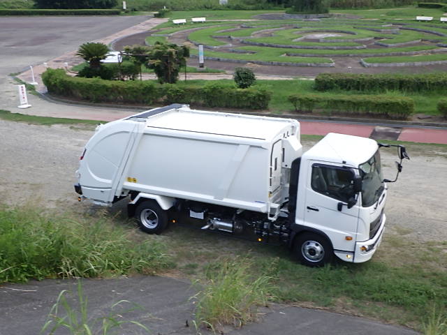 日野 令和7年式 10.3立米 プレス式パッカー 登録未使用車|中古トラックの販売・買取・査定のアイナビ