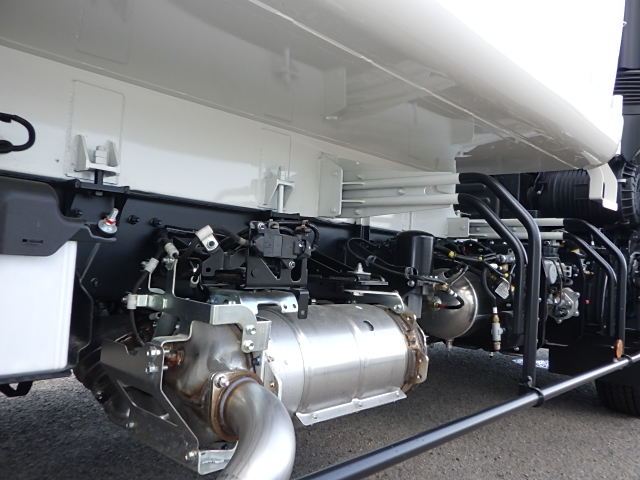 日野 令和7年式 10.3立米 プレス式パッカー 登録未使用車|中古トラックの販売・買取・査定のアイナビ