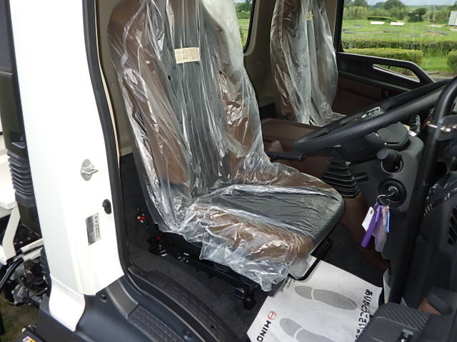 日野 令和7年式 10.3立米 プレス式パッカー 登録未使用車|中古トラックの販売・買取・査定のアイナビ