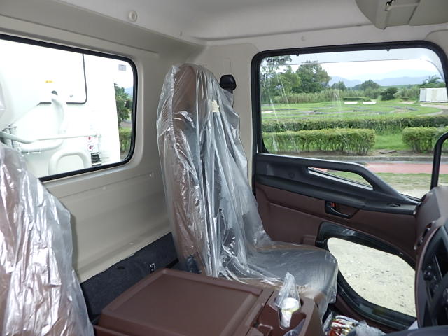 日野 令和7年式 10.3立米 プレス式パッカー 登録未使用車|中古トラックの販売・買取・査定のアイナビ