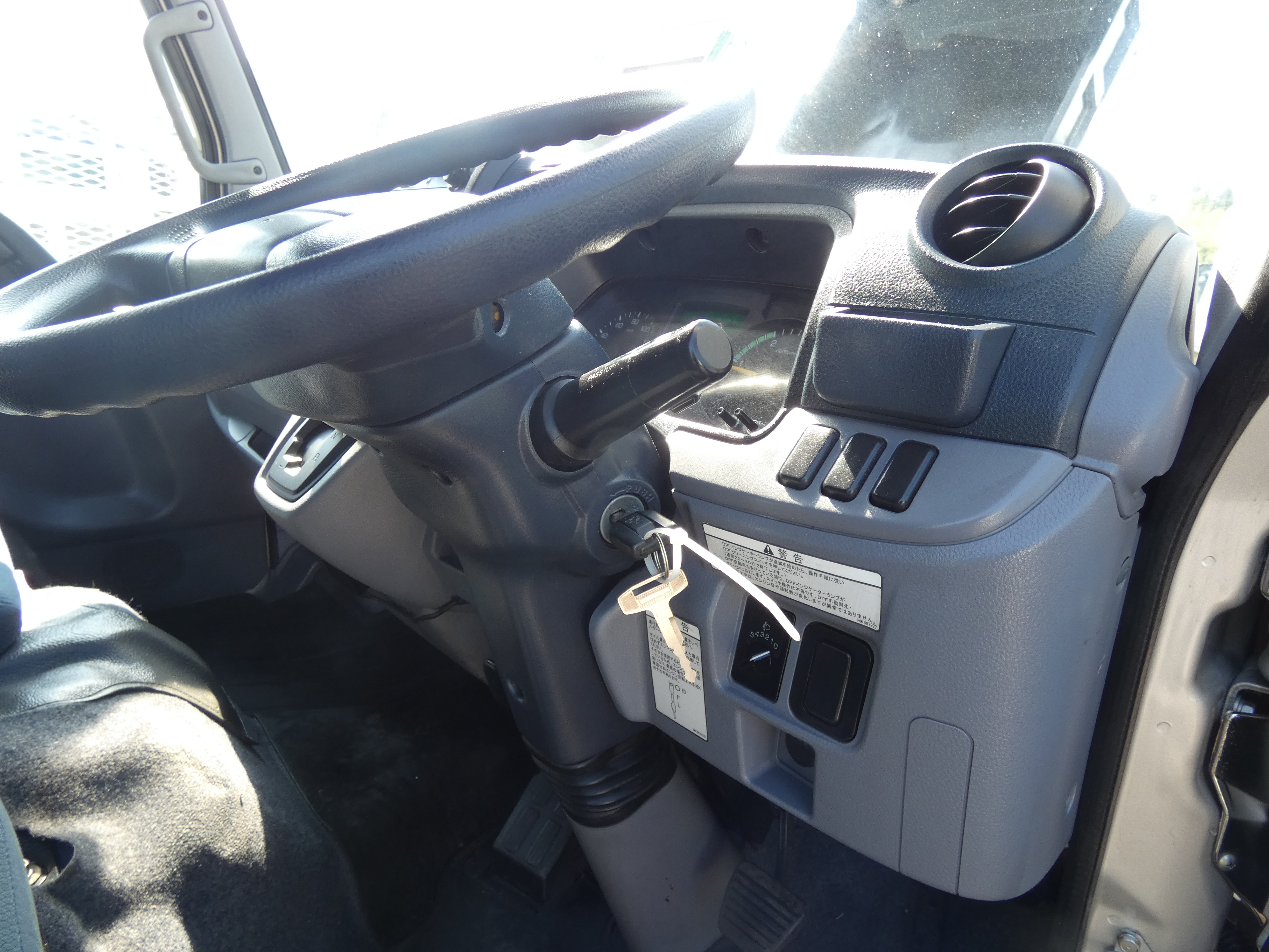 キャンター　Wキャブ　250826|中古トラックの販売・買取・査定のアイナビ