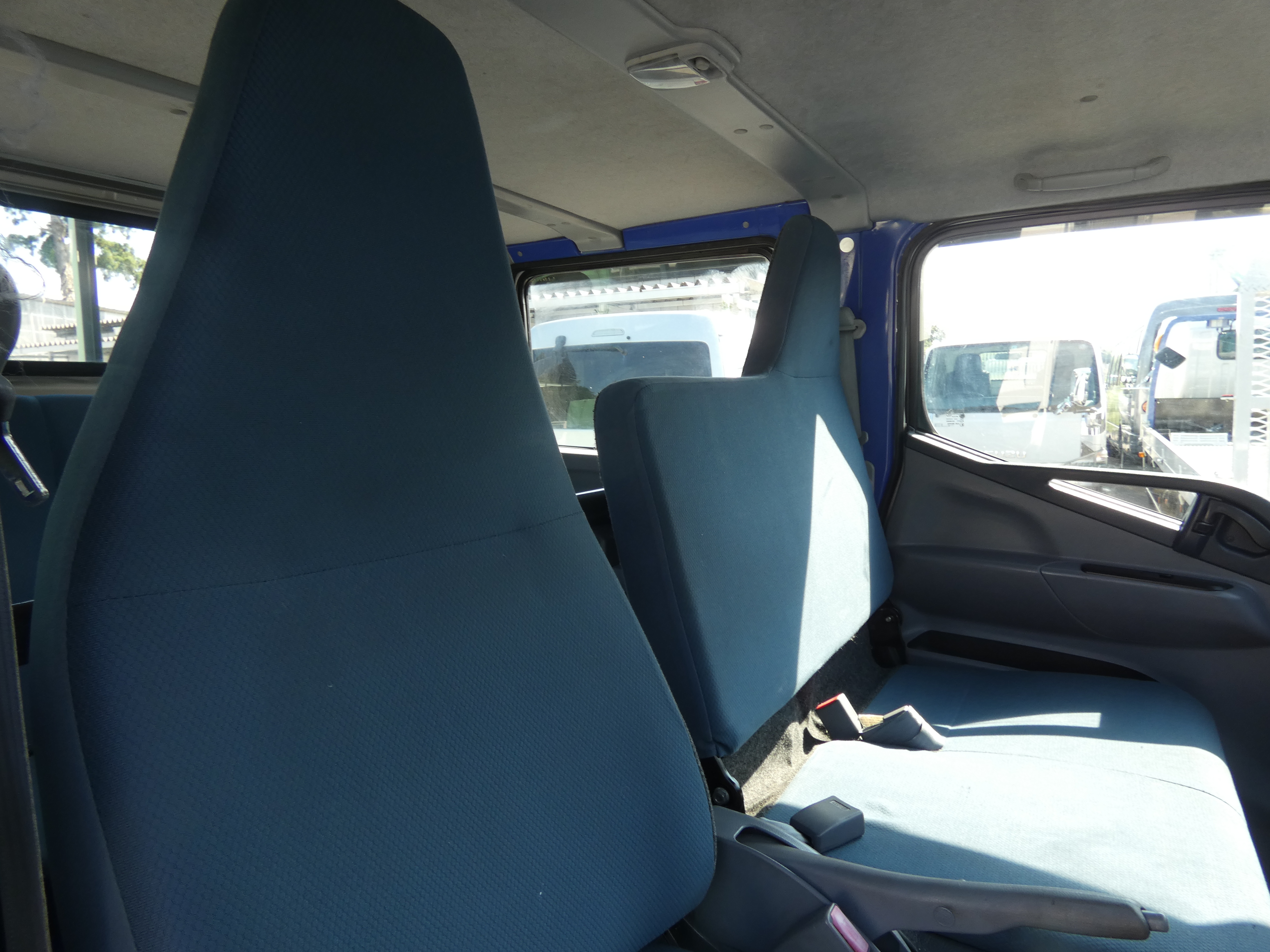 キャンター　Wキャブ　250826|中古トラックの販売・買取・査定のアイナビ