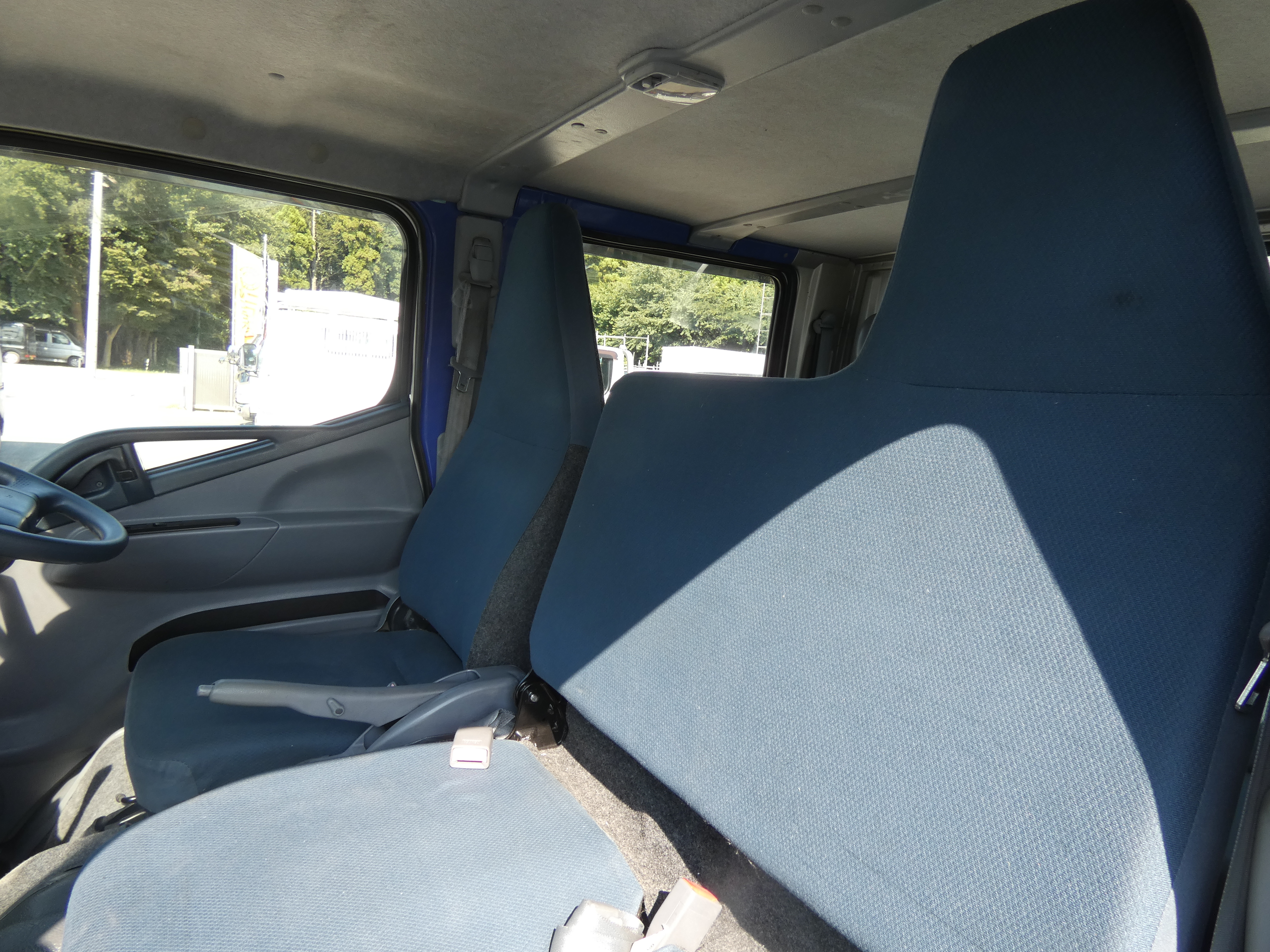 キャンター　Wキャブ　250826|中古トラックの販売・買取・査定のアイナビ