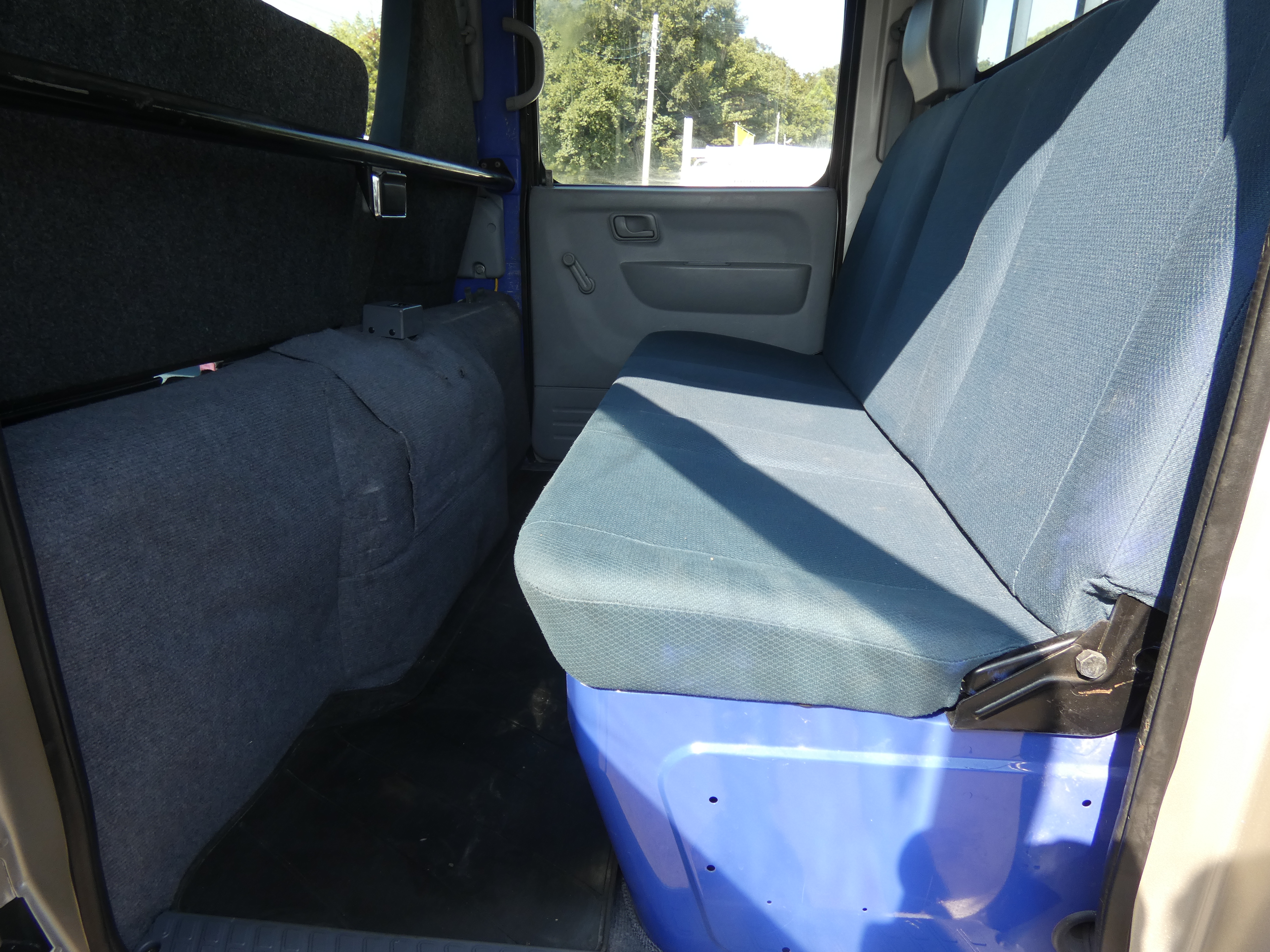 キャンター　Wキャブ　250826|中古トラックの販売・買取・査定のアイナビ