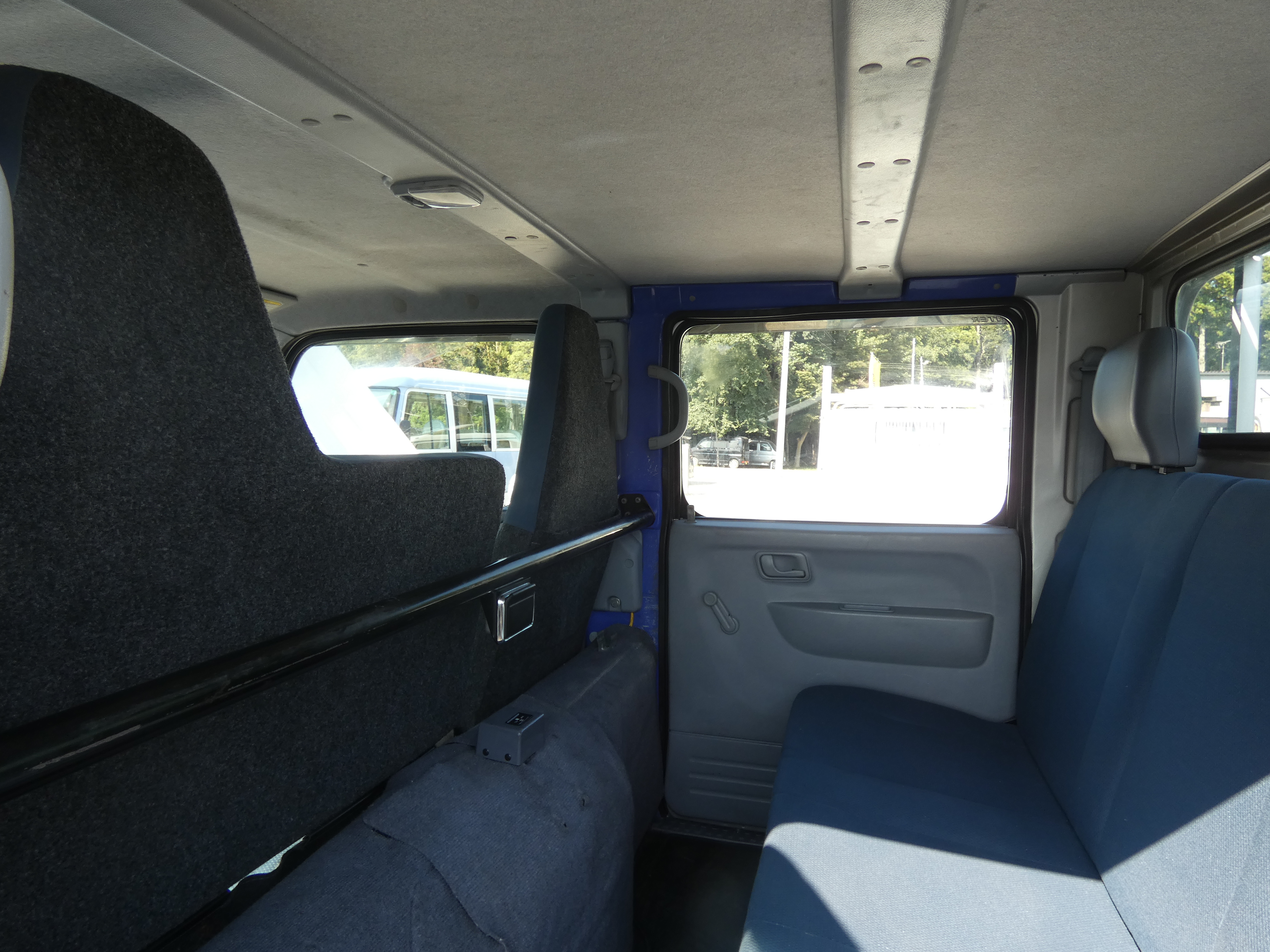 キャンター　Wキャブ　250826|中古トラックの販売・買取・査定のアイナビ