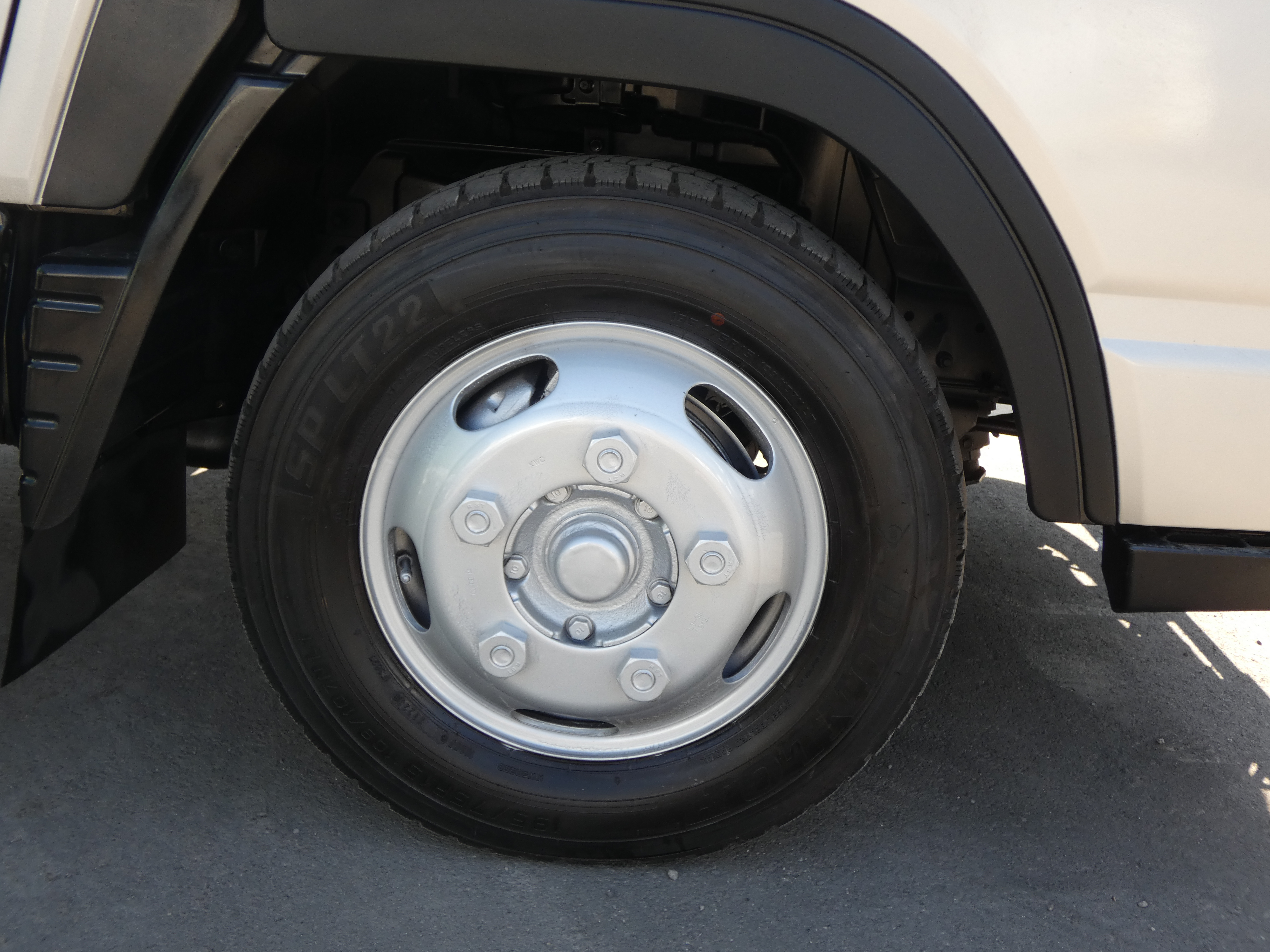 キャンター　Wキャブ　250826|中古トラックの販売・買取・査定のアイナビ