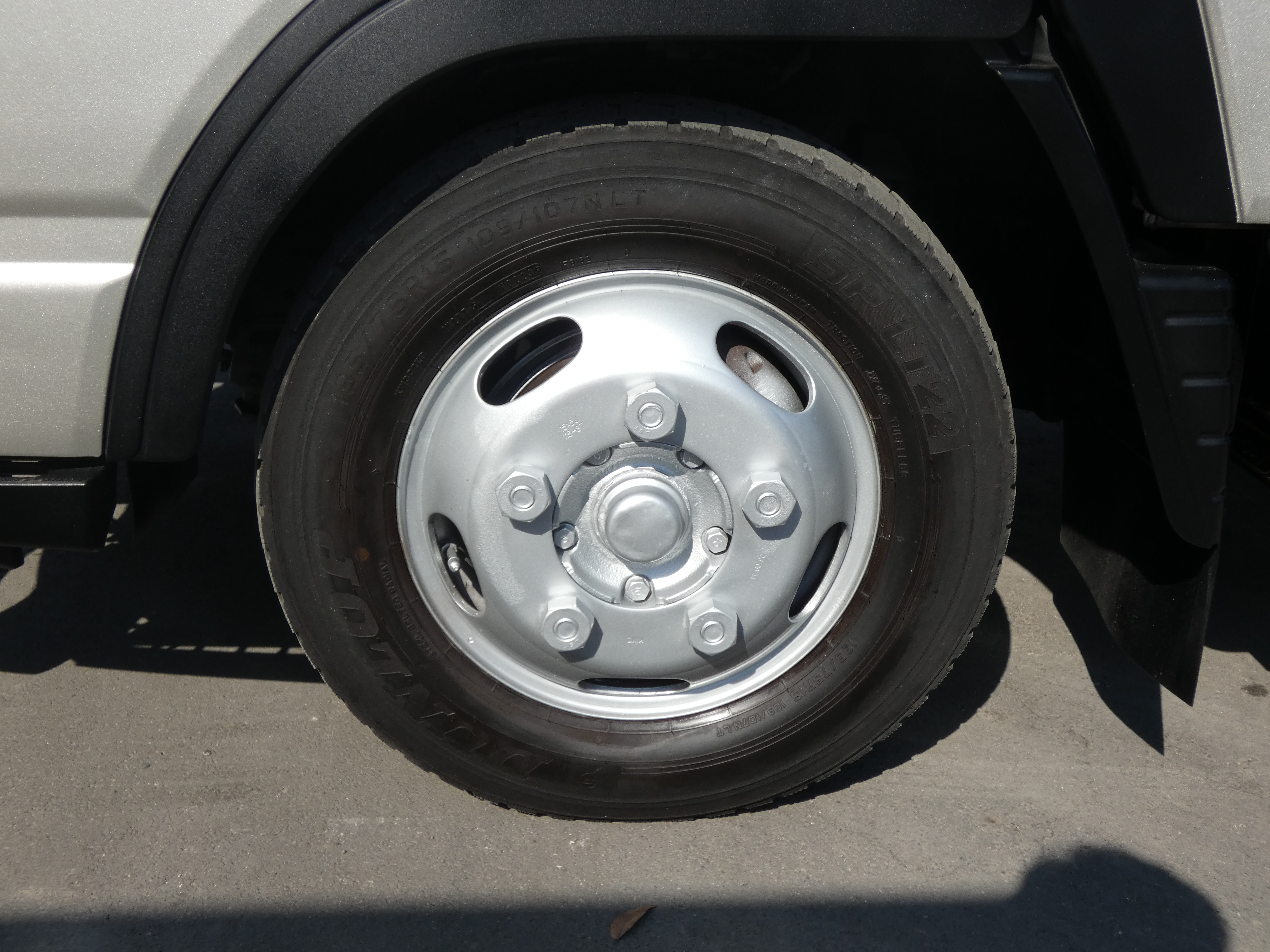 キャンター　Wキャブ　250826|中古トラックの販売・買取・査定のアイナビ