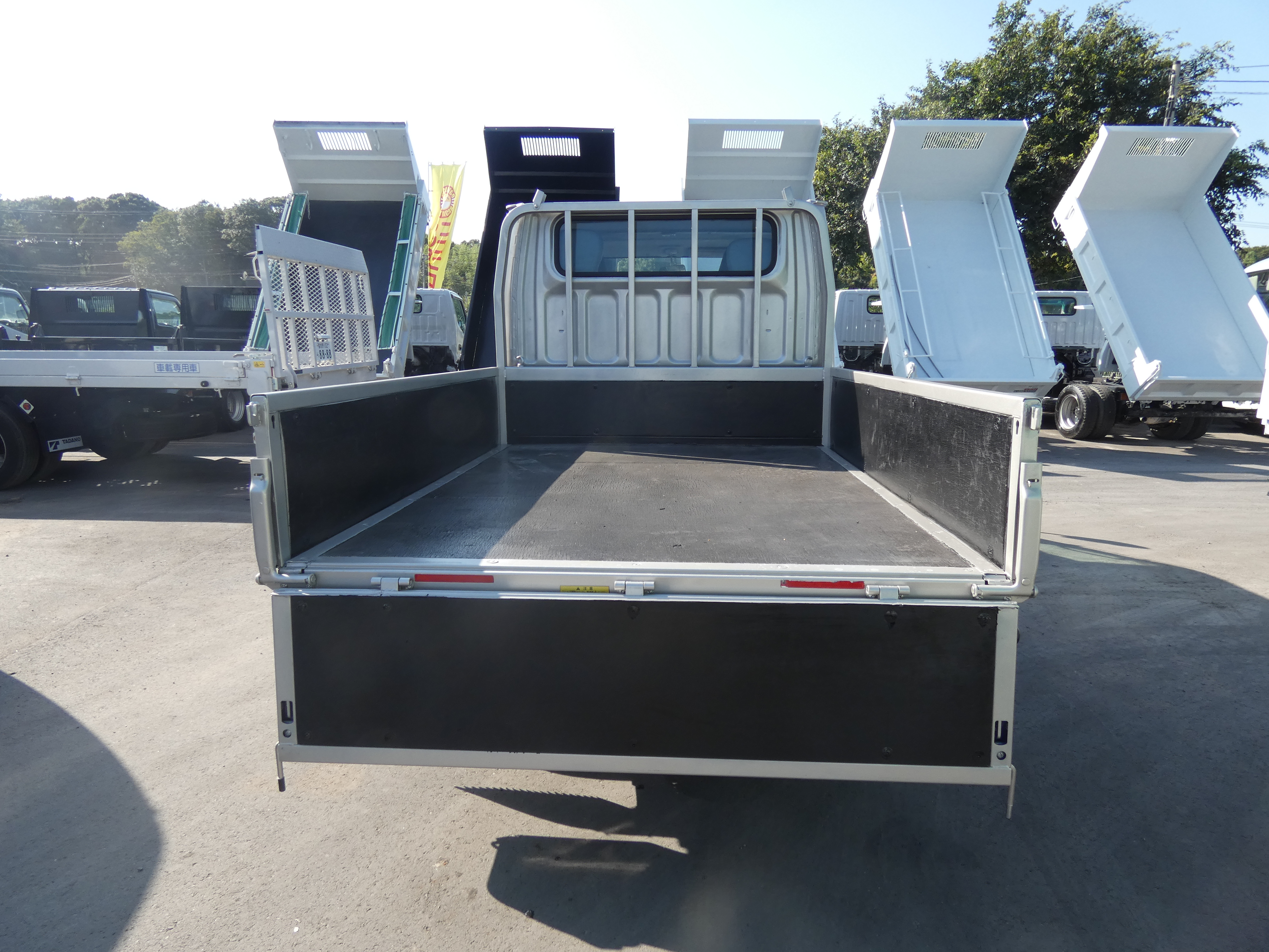 キャンター　Wキャブ　250826|中古トラックの販売・買取・査定のアイナビ