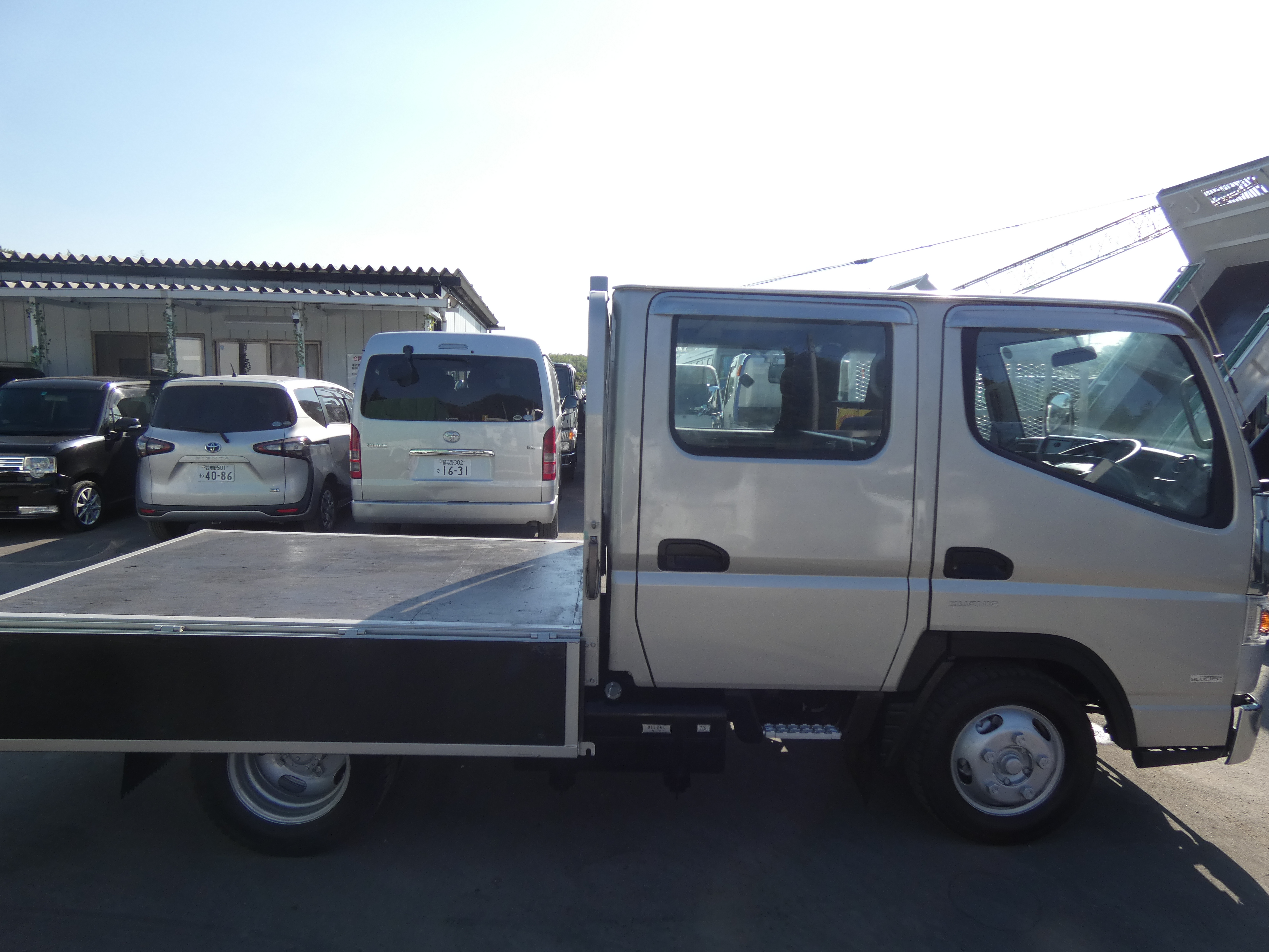 キャンター　Wキャブ　250826|中古トラックの販売・買取・査定のアイナビ