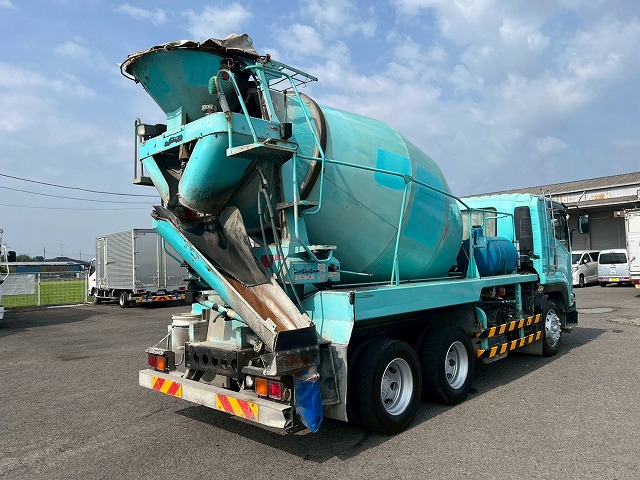 増トン車★3軸2デフ★11トン積載★KYB製・8.9立米★ワンオーナー|中古トラックの販売・買取・査定のアイナビ