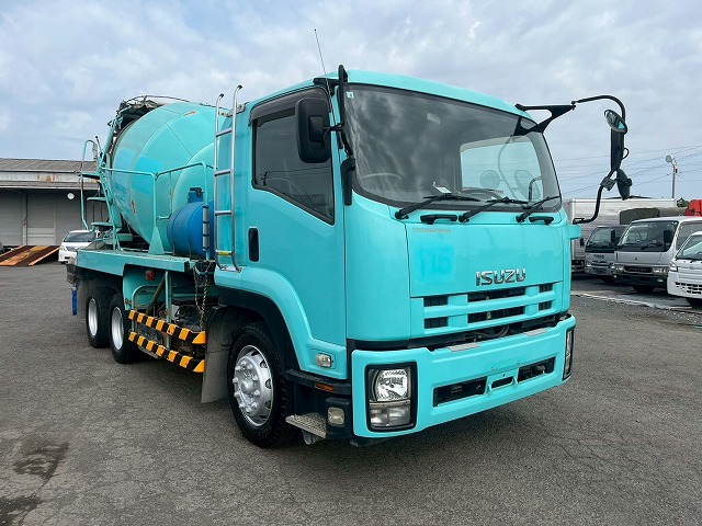 増トン車★3軸2デフ★11トン積載★KYB製・8.9立米★ワンオーナー|中古トラックの販売・買取・査定のアイナビ