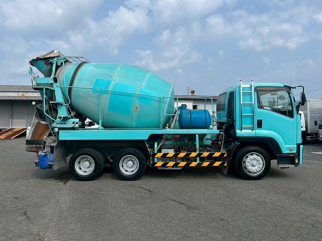 増トン車★3軸2デフ★11トン積載★KYB製・8.9立米★ワンオーナー|中古トラックの販売・買取・査定のアイナビ