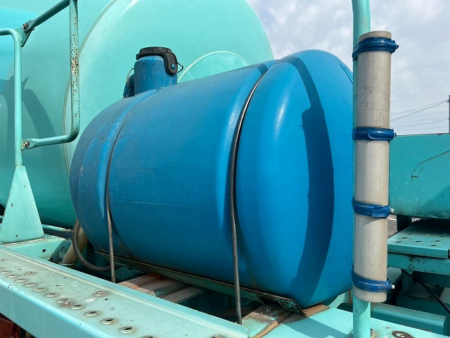 増トン車★3軸2デフ★11トン積載★KYB製・8.9立米★ワンオーナー|中古トラックの販売・買取・査定のアイナビ