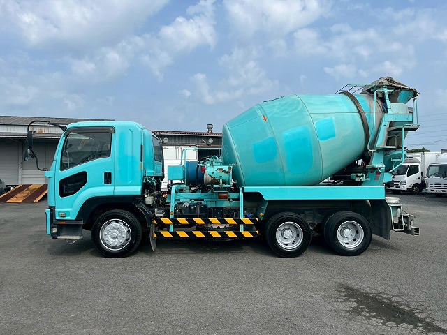 増トン車★3軸2デフ★11トン積載★KYB製・8.9立米★ワンオーナー|中古トラックの販売・買取・査定のアイナビ