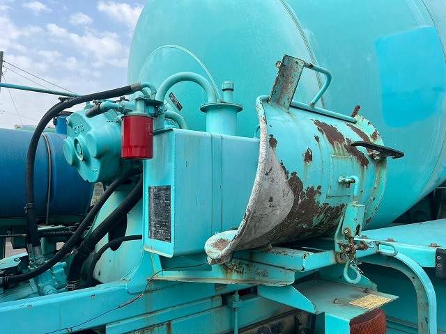 増トン車★3軸2デフ★11トン積載★KYB製・8.9立米★ワンオーナー|中古トラックの販売・買取・査定のアイナビ