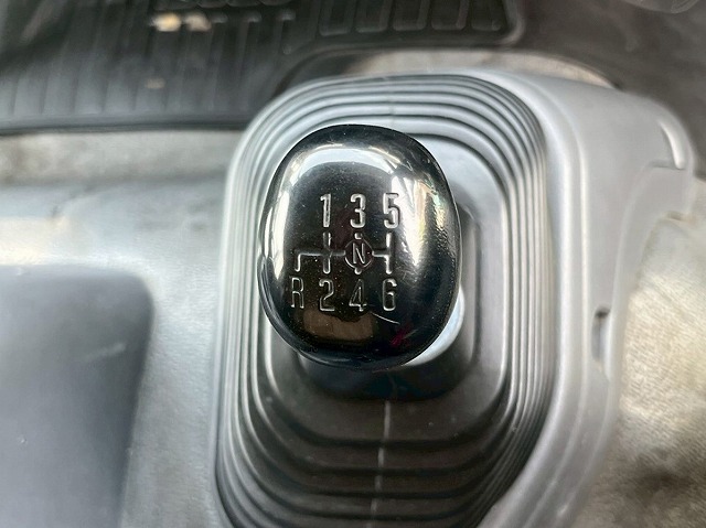 増トン車★3軸2デフ★11トン積載★KYB製・8.9立米★ワンオーナー|中古トラックの販売・買取・査定のアイナビ